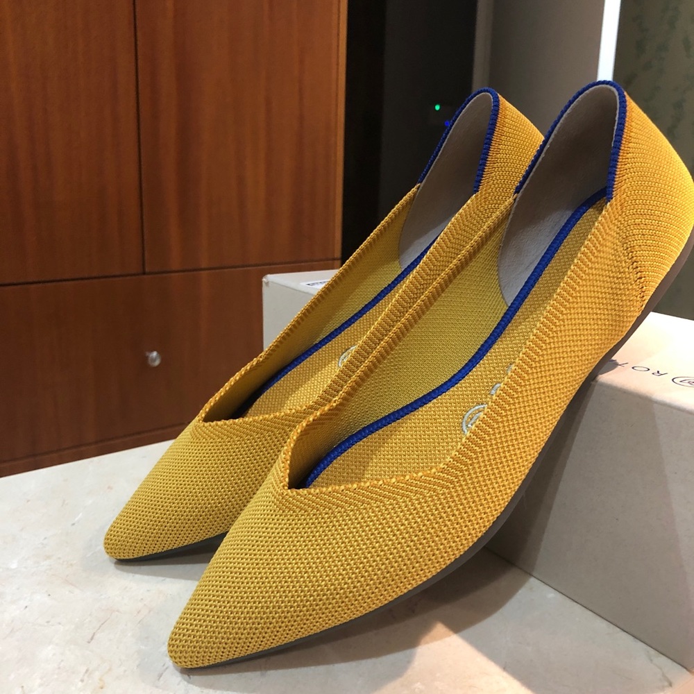 Rothys Marigold Point - size 8 - NIB
